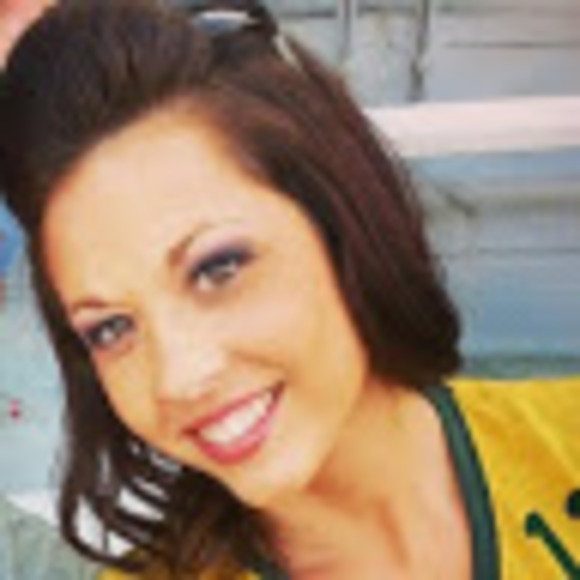 Profile Picture of Michelle Emerick (@memerick28) on Poshmark