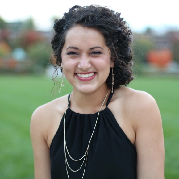 Profile Picture of Emily Tomsovic (@ektomso) on Poshmark