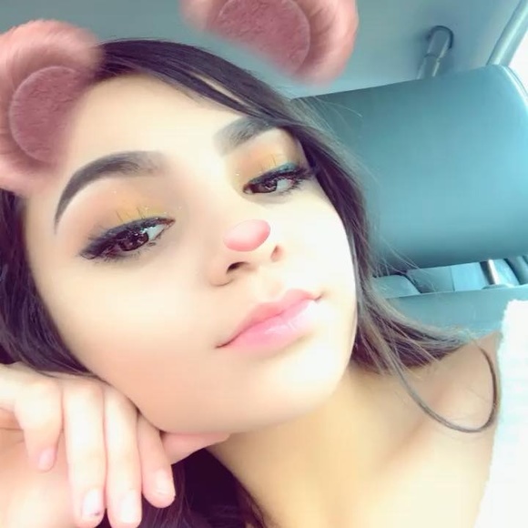 Profile Picture of Diana Preciado (@dianapreciado) on Poshmark