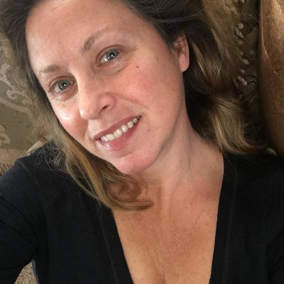 Profile Picture of Pamela Ivey (@pbshopgirl538) on Poshmark