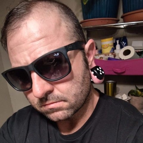 Profile Picture of Craig Brogdon (@craigbrogdon2) on Poshmark