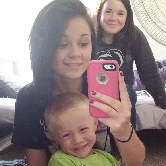 Profile Picture of Paiton Reinecker (@pwest84) on Poshmark