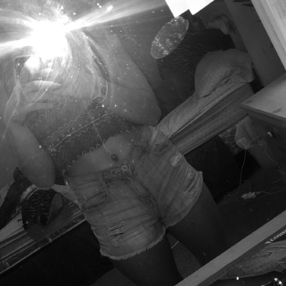 Profile Picture of Sophia Sturek (@sophia100239) on Poshmark