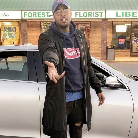 Profile Picture of John Yon (@johnyon) on Poshmark