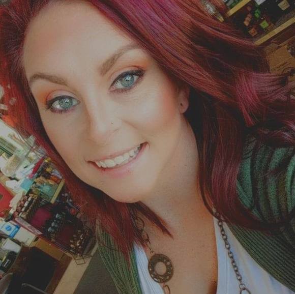 Profile Picture of Kimberly Calhoun (@kimberlycalh582) on Poshmark