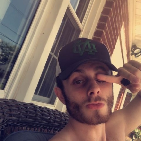 Profile Picture of Zach Reeves (@zachreeves568) on Poshmark