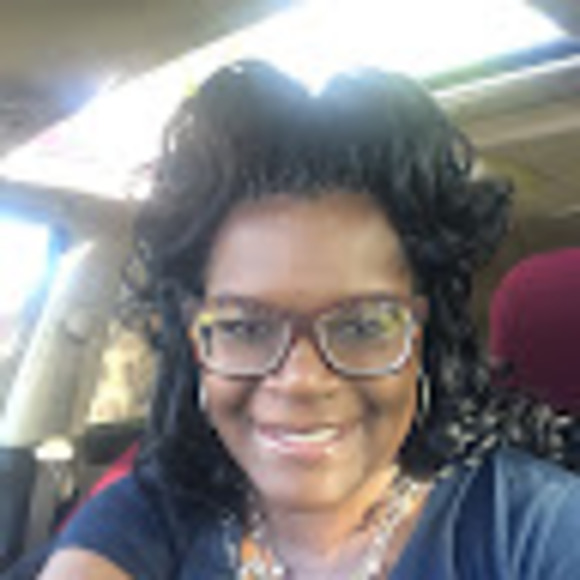 Profile Picture of Tori Dunn (@plannertorium) on Poshmark