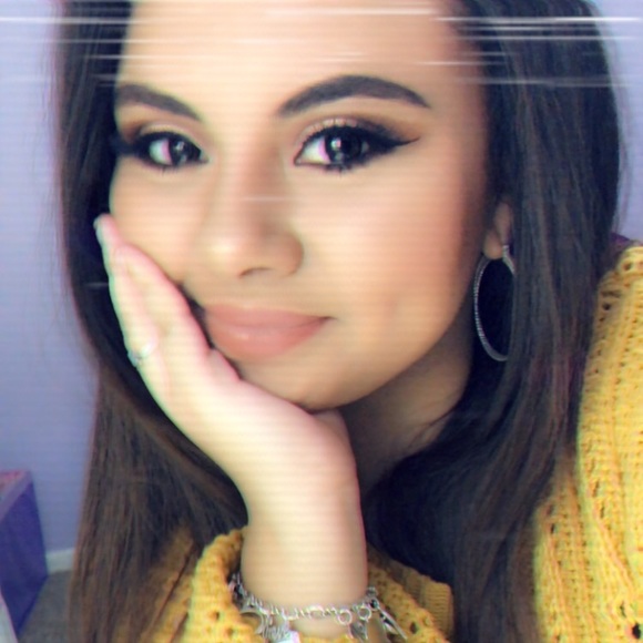 Profile Picture of Mariah Guerrero (@mariahguerrero3) on Poshmark