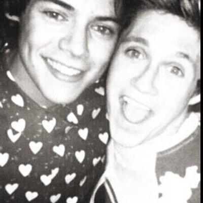 Profile Picture of Becky&libby (@narrysgyals) on Twitter