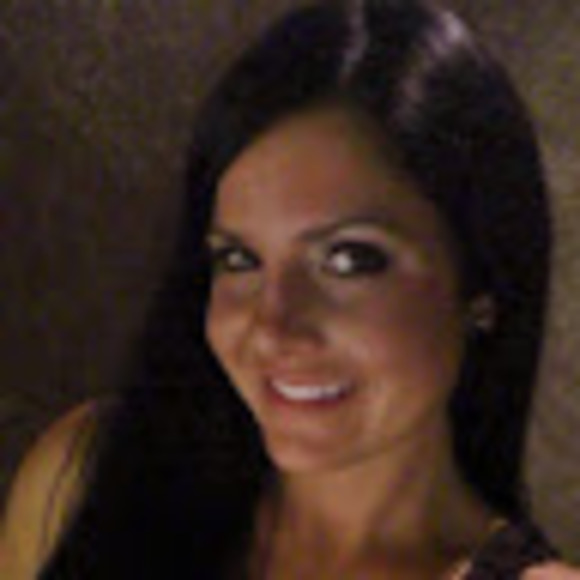 Profile Picture of Leah Finkel (@leah_tx83) on Poshmark