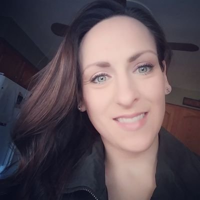 Profile Picture of Heather Crowe (@hcrowe91011) on Twitter