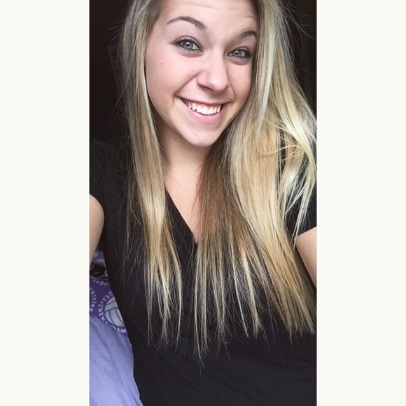 Profile Picture of Kenzje Chrisman (@kchrisman2) on Poshmark