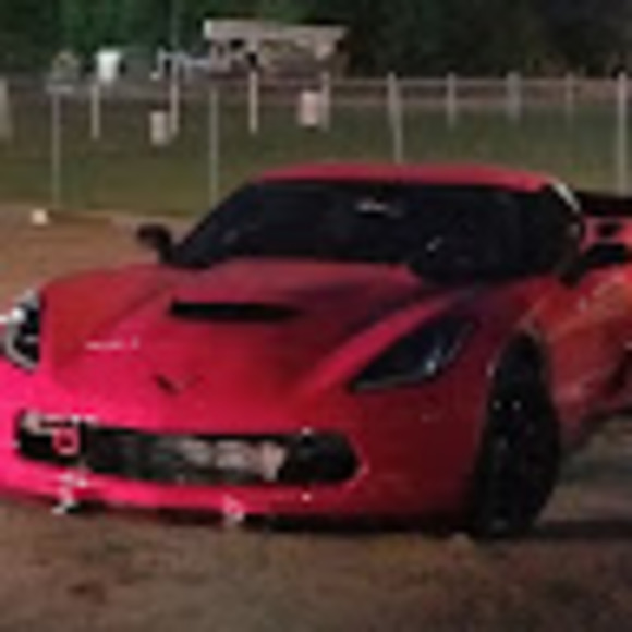 Profile Picture of Beth Cates (@myz06red) on Poshmark