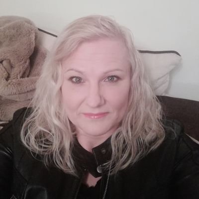 Profile Picture of Michelle Smith (@Michell17503035) on Twitter