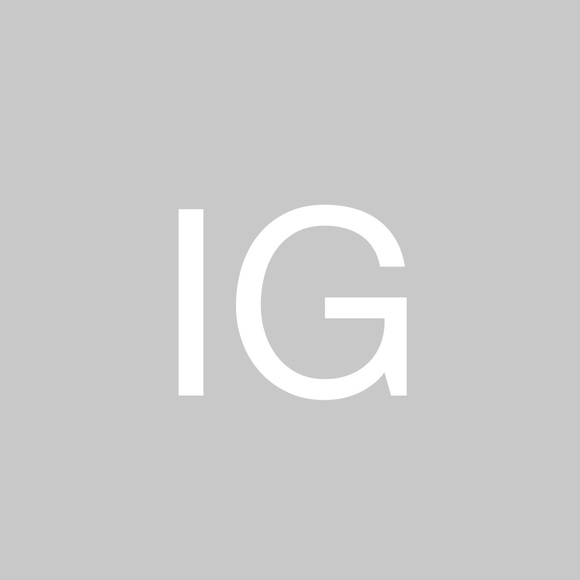 Profile Picture of Ingrid Gelston (@ihlawaty) on Poshmark