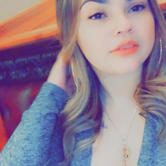 Profile Picture of Aisha Rivera (@iloveyhu69) on Poshmark