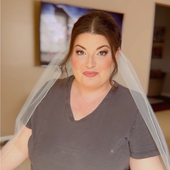 Profile Picture of Claire Manship (@womanship) on Poshmark