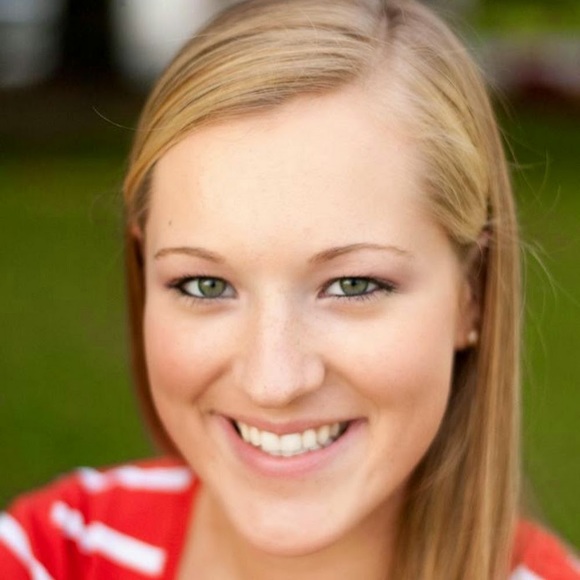 Profile Picture of Catherine Clements (@catherinecle295) on Poshmark