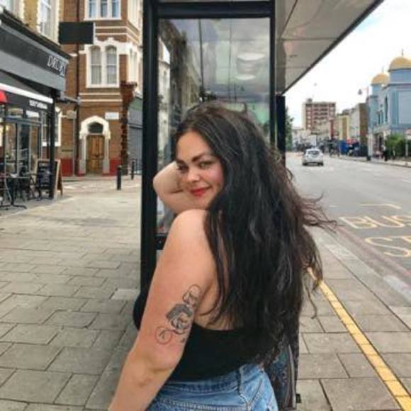 Profile Picture of Amanda Chambers (@amandachambe576) on Poshmark