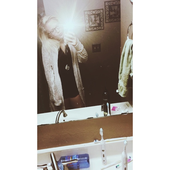 Profile Picture of Aubrey Okroi (@aubreyokroi) on Poshmark