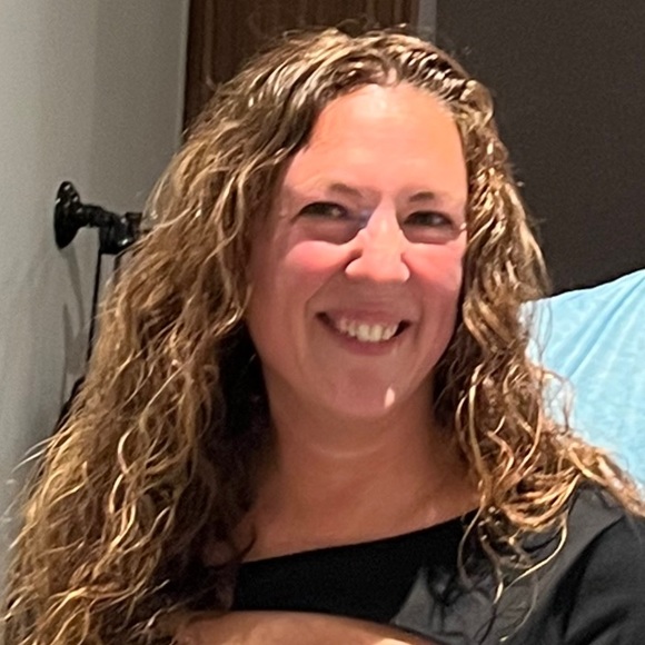 Danielle Giannone - Poshmark Profile Picture of Danielle Giannone (@deaton625) on Poshmark