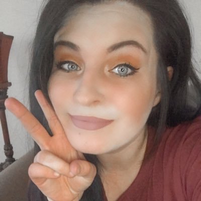 Profile Picture of Kristin 🌚 (@krismeredith11) on Twitter