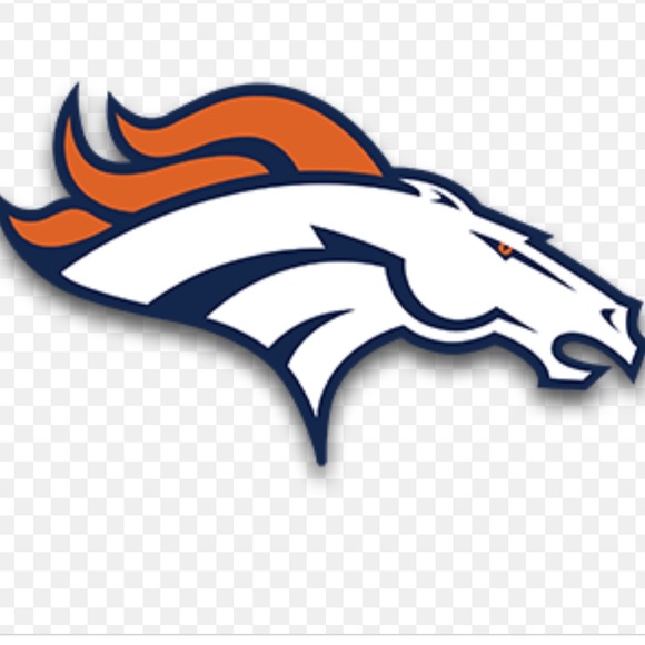 Profile Picture of Cesar Olvera (@cesarolvera240) on Poshmark