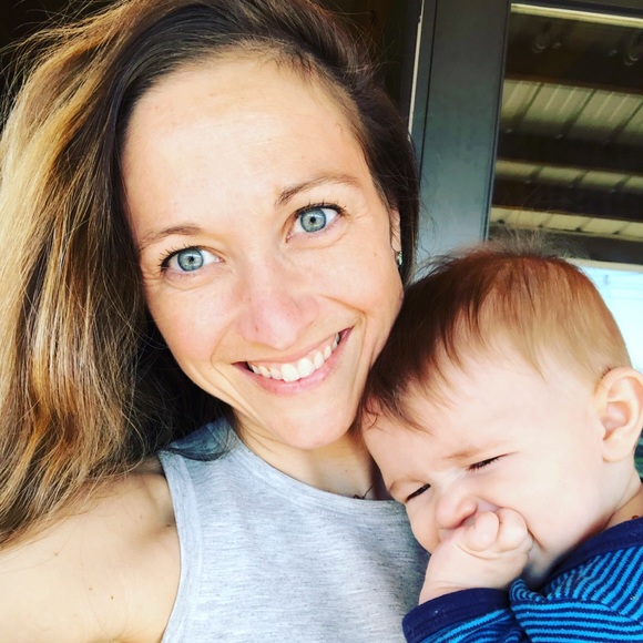 Profile Picture of Samantha Nivens (@samanthanivens) on Poshmark