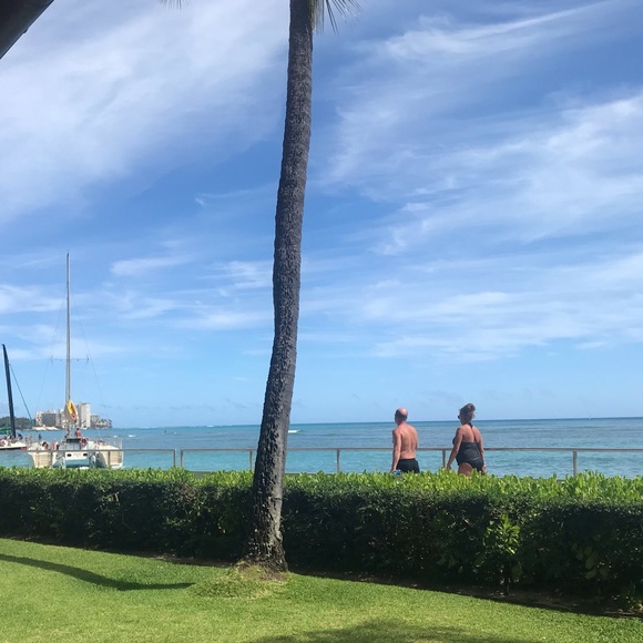 Profile Picture of Qian Bai (@vbmax) on Poshmark