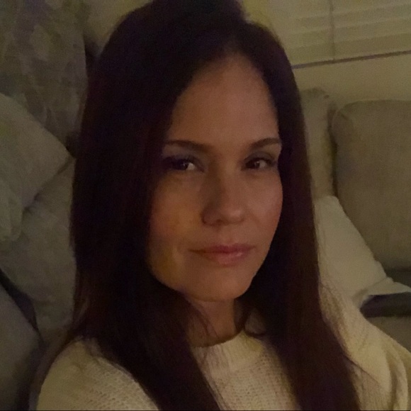 Profile Picture of Amber Jimenez (@ampie0219) on Poshmark