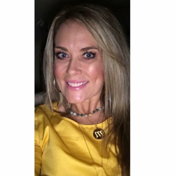 Profile Picture of Stephanie Thompson (@sjtmmt) on Poshmark