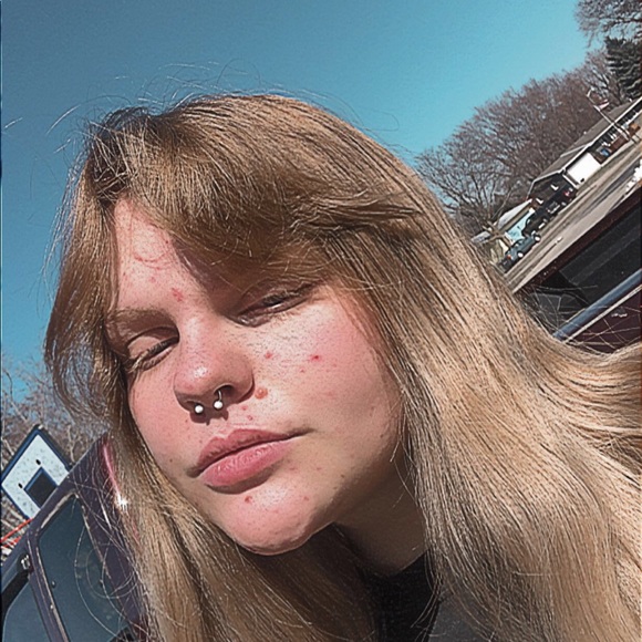 Profile Picture of Callie Ihnen (@callieihnen) on Poshmark