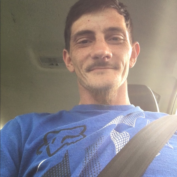 Profile Picture of James Pallas (@blake423313) on Poshmark