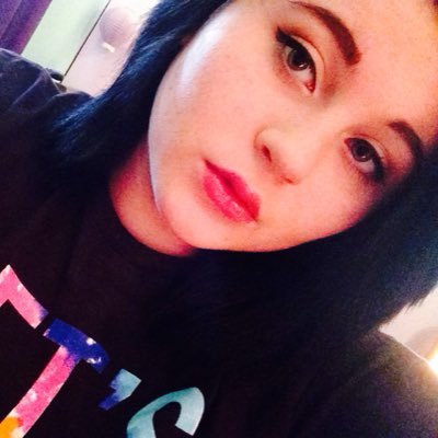 Profile Picture of Amanda Marrs (@ColorRosesBluee) on Twitter