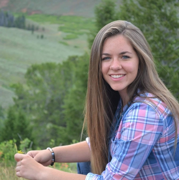 Profile Picture of Morgan Vanderzalm (@morganmarie2134) on Poshmark