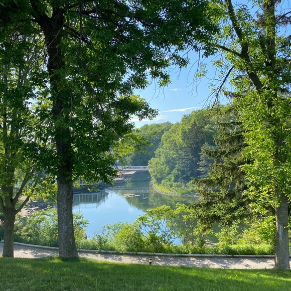 Profile Picture of Valeria Makarenko (@mmfauzh) on Poshmark