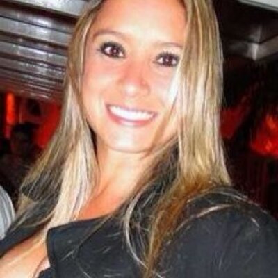 Profile Picture of Vivian Rocha (@vivianrocha129) on Twitter