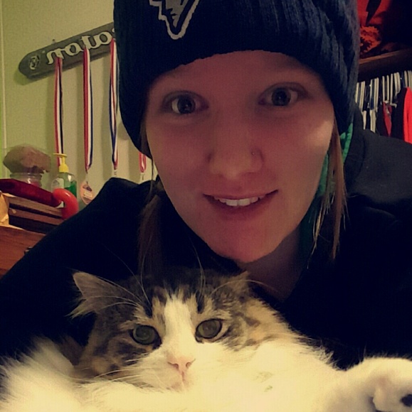 Profile Picture of Kelsie Boppre (@boppre47) on Poshmark