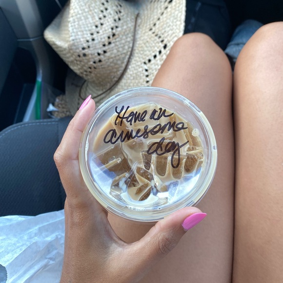 Profile Picture of Cassandra Dias (@littlecassalina) on Poshmark