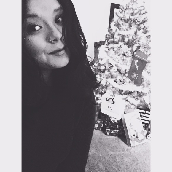 Profile Picture of Julianna Reece (@jbryn3) on Poshmark