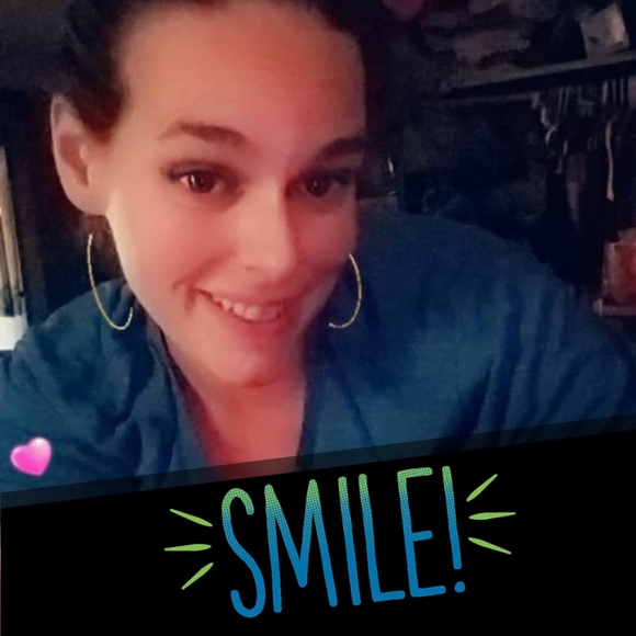 Profile Picture of Christina Everhart (@ceverhart) on Poshmark