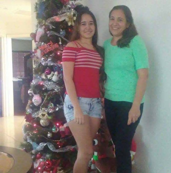 Profile Picture of Lizet Luzarraga (@lizetluzarraga) on Poshmark