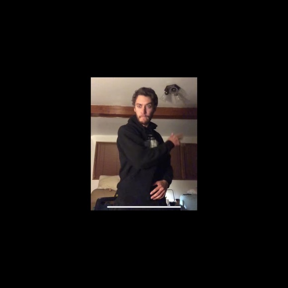 Profile Picture of Andrew Mar (@drewster4209) on Poshmark