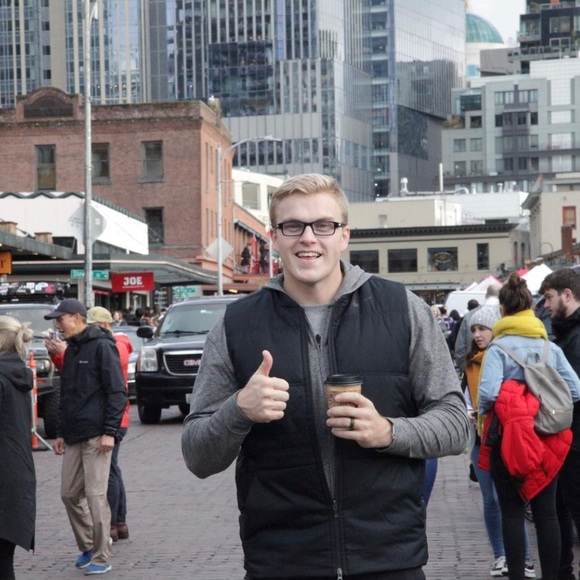 Profile Picture of Justin Burch (@13urch) on Poshmark