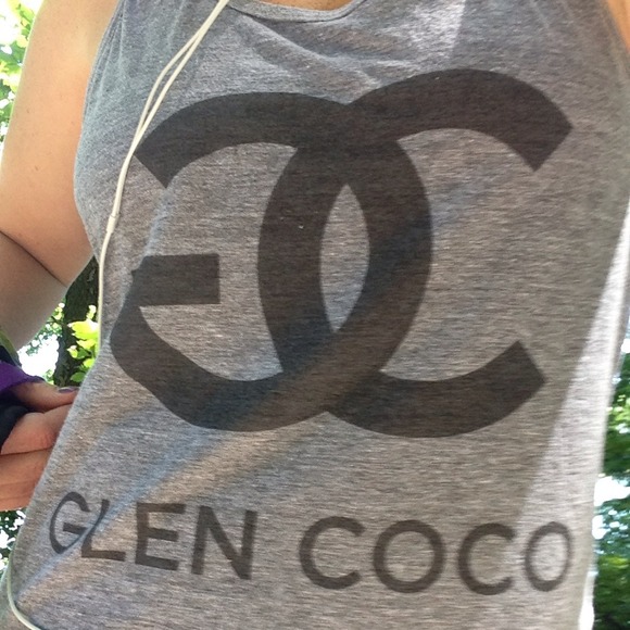 Profile Picture of Kate Everett (@kateeverett) on Poshmark