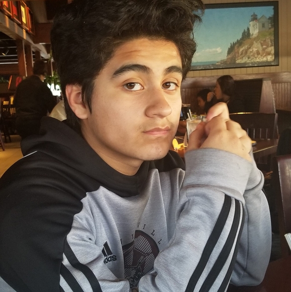 Profile Picture of Alexander Garcia (@alexandergar900) on Poshmark