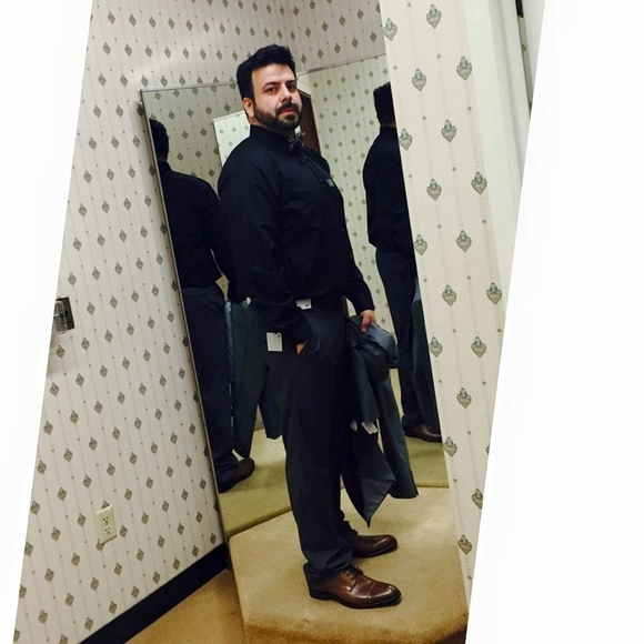 Profile Picture of Ivan Mora (@ivanrod2550) on Poshmark