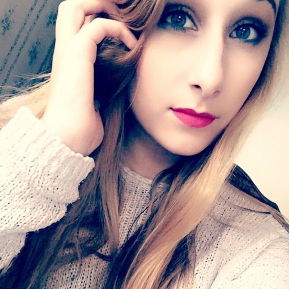 Profile Picture of Kristina Nemes (@kiki2001k) on Poshmark