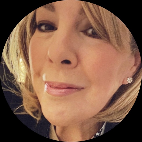 Paula Michalenko - Poshmark Profile Picture of Paula Michalenko (@goatfox2) on Poshmark