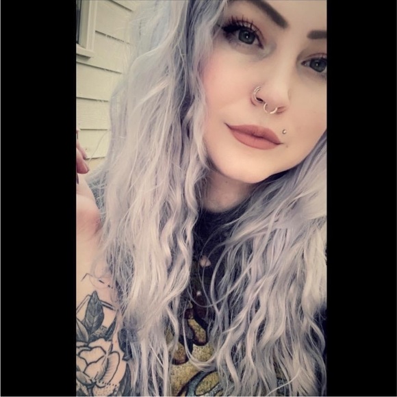 Profile Picture of Paige Moudry (@paigemoudry1204) on Poshmark